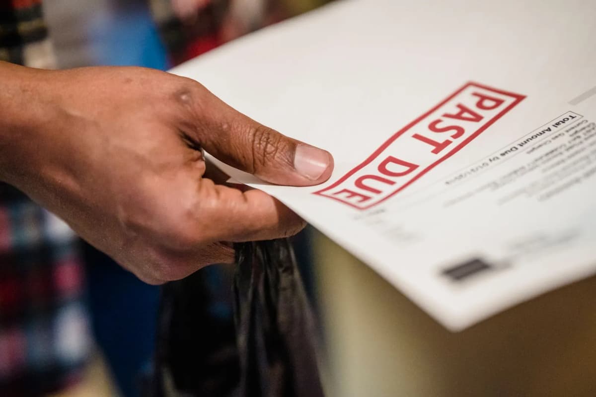 A past-due notice, the point where a collections policy either works or does not